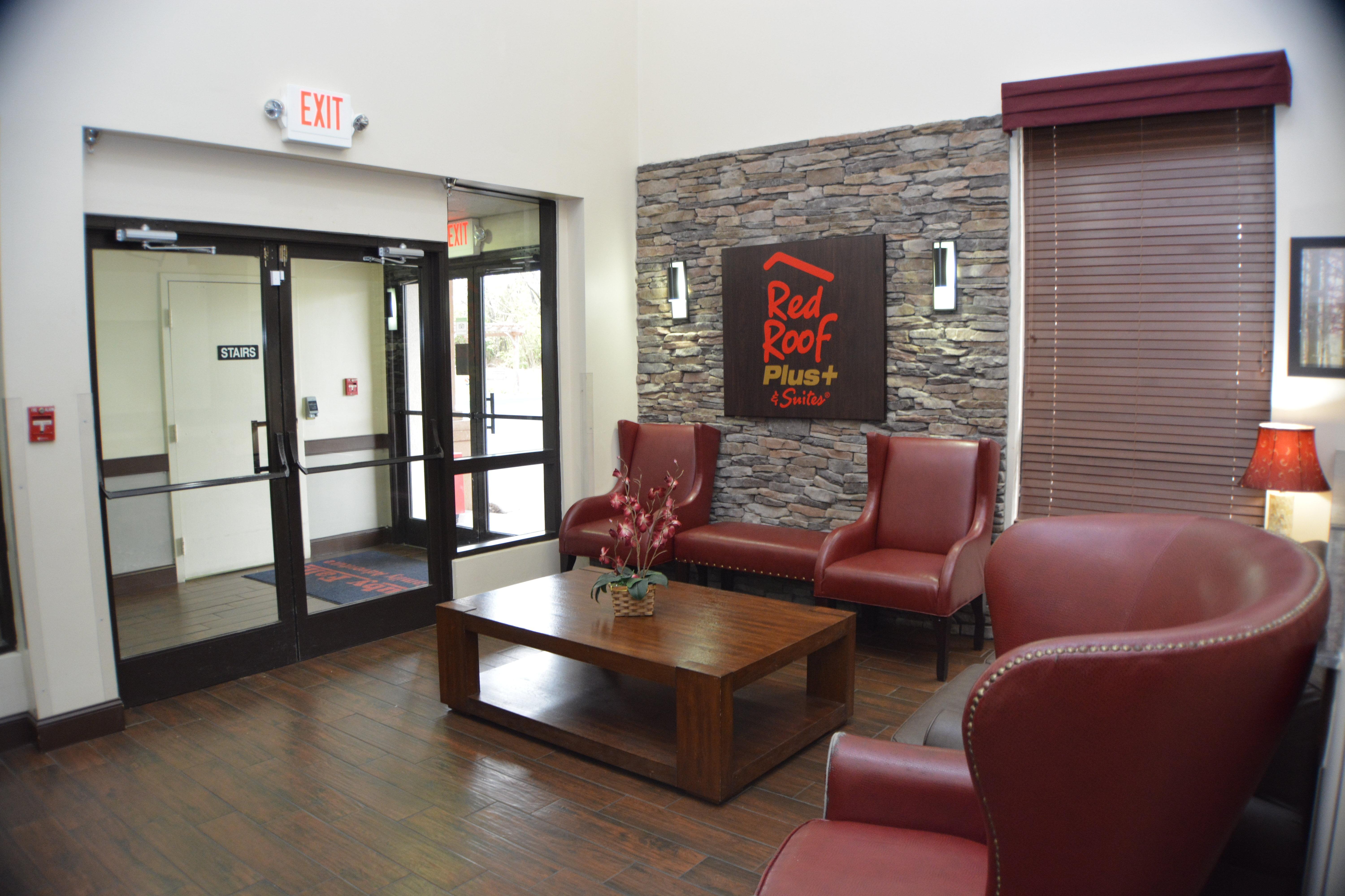 Red Roof Inn Plus+ & Suites Chattanooga - Downtown Exterior photo