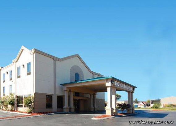 Red Roof Inn Plus+ & Suites Chattanooga - Downtown Exterior photo