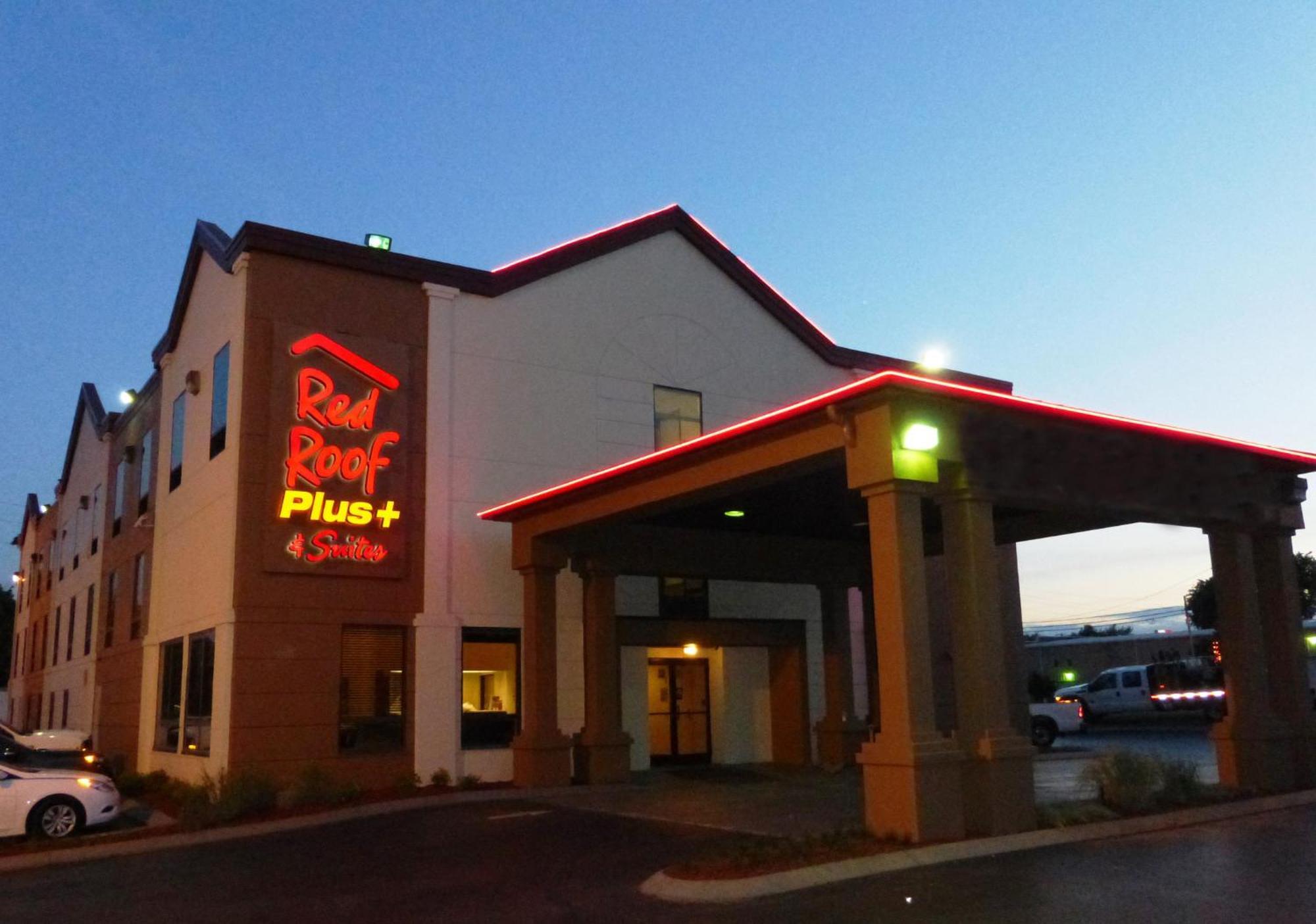 Red Roof Inn Plus+ & Suites Chattanooga - Downtown Exterior photo